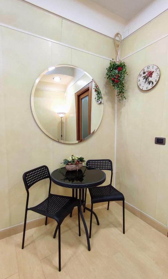 Al Civico Quattro - Studio Flat Apartment Ischitella Bagian luar foto